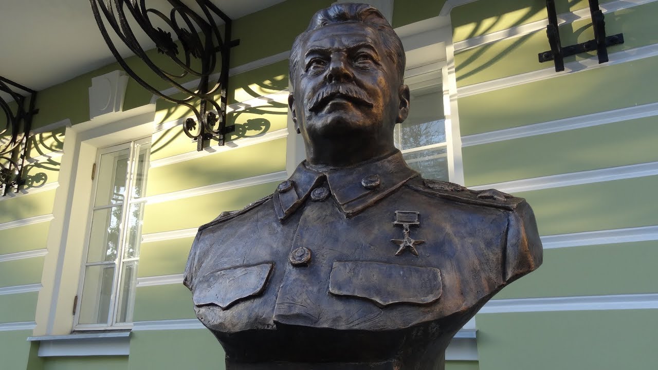статуя Сталіна